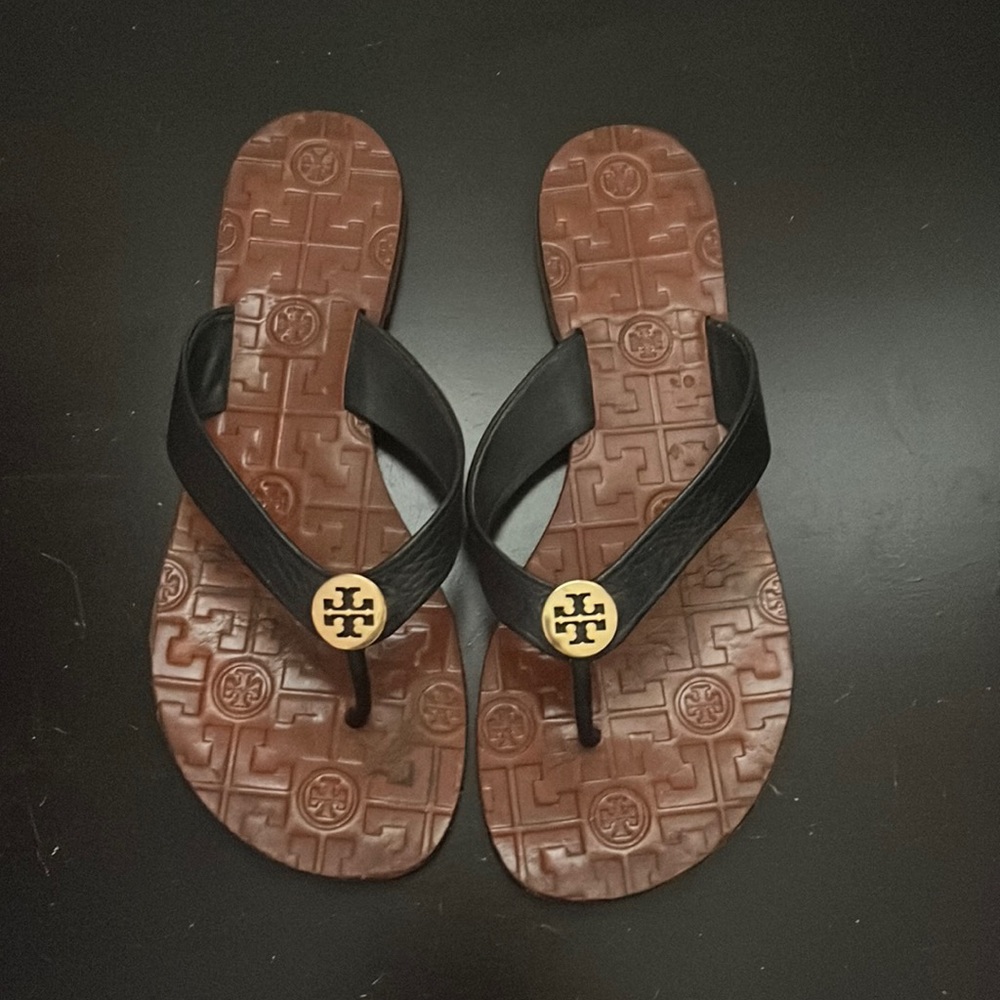 Tory Burch leather sandals excellent condition